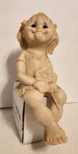 Quarry Kids Sweet Caroline Smiling Figurine Shelf Sitter 2001 Vintage - Picture 3 of 4