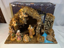 Fontanini Musical Wood Stable Creche 6 Figure Set, 5" Heirloom Nativity 54527