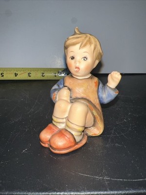 GOEBEL HUMMEL FIGURINE ''HALLO I'M HERE'' #478 W.GERMANY