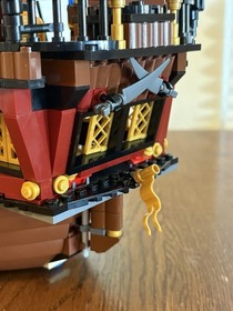 Lego Pirates 6243 Brickbeard's Bounty and 6239 Cannon Battle 99% Complete Sets