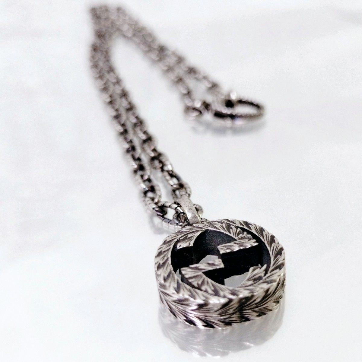 GUCCI Interlocking G Arabesque Silver Necklace Un… - image 5