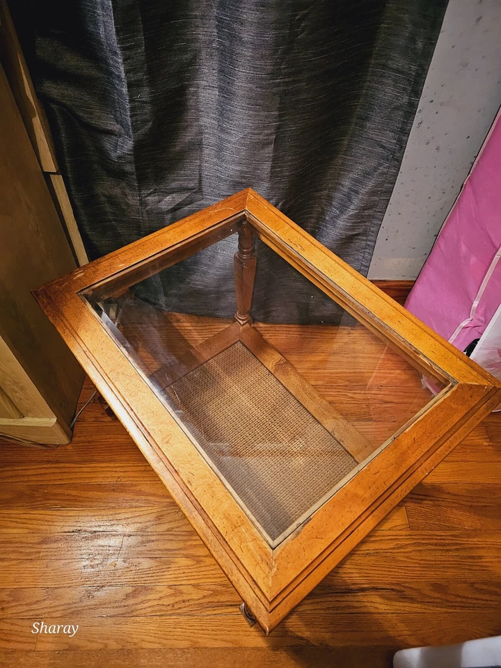 Mesa auxiliar cuadrada de 2 niveles vintage moderna de mediados de siglo de madera y vidrio de caña Foto 3 de 4