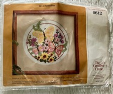 1981 The Creative Circle 0612 Butterflies Flowers Needlecraft Kit USA UNUSED