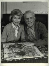 1985 Press Photo Kirk Douglas, Dorothy McGuire in Amos on CBS - cvp59682
