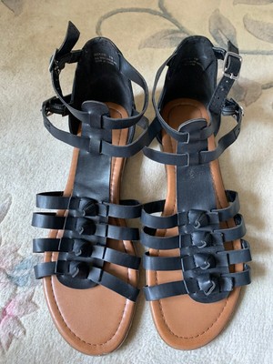 cl laundry sandals