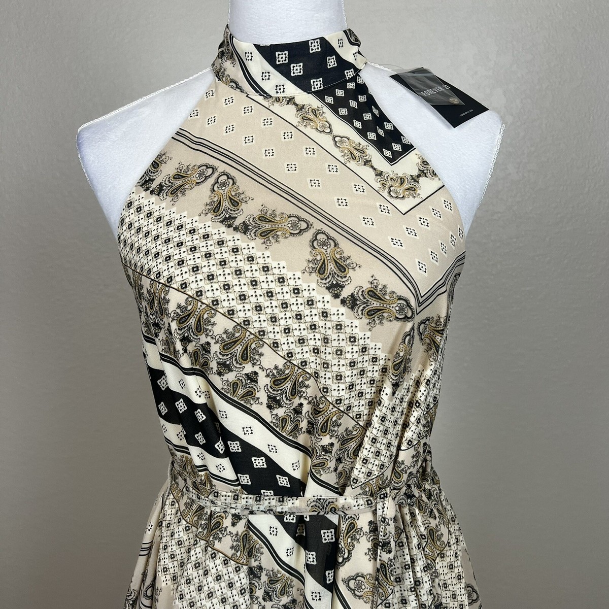 beige dress forever 21 BEIGE DRESS WITH COLLAR main image 1