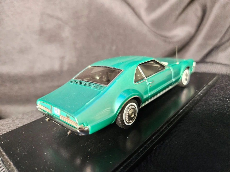 Spark Models 1967 Oldsmobile Toronado escala 1:43 Inv. #4158 Foto 2 de 4