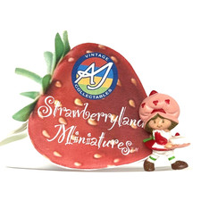 🍰Vintage Strawberry Shortcake Running W/ Cake Strawberryland Mini Figure