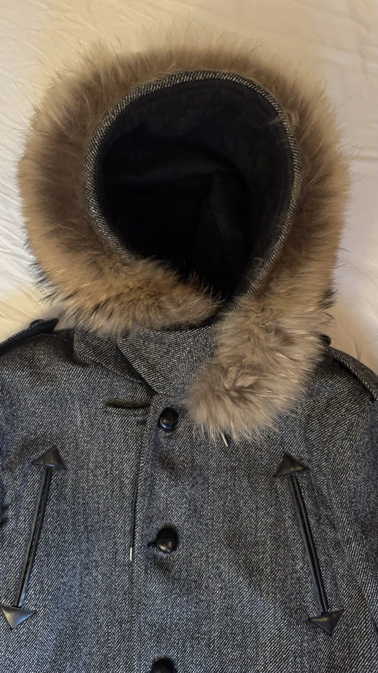 Burberry London - Men’s Virgin Wool Fur Trim Winter Coat - Size 48 (180/92A) - Image 4 of 4