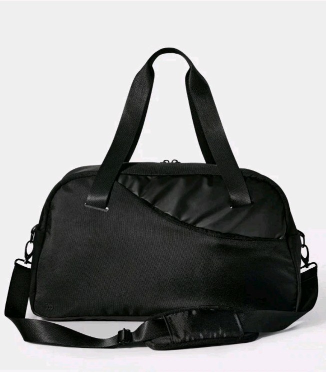 "Sporty 20\" Duffel Bag ▪︎ All In Motion ▪︎ Black NWT◽️"