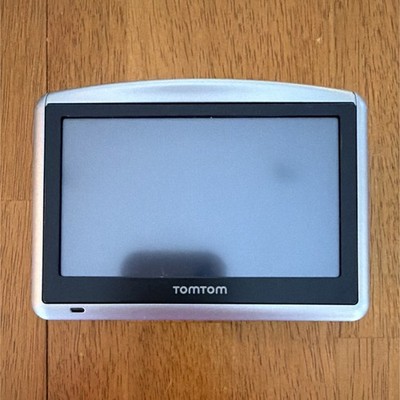 TomTom Automotive Mountable GPS Bluetooth Ready US & Canada Maps MPN 4S00