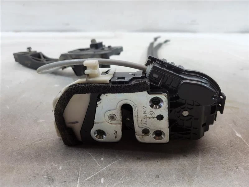 Actuador de cerradura de puerta trasera derecha KIA SORENTO 2011 2012 2013 2014 2015 81420-2P000 Foto 4 de 4