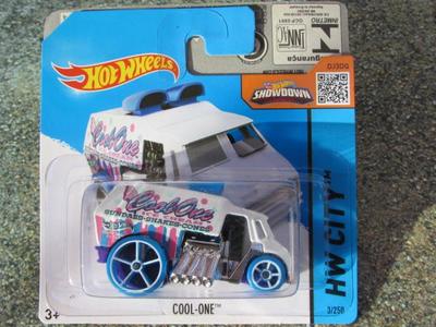 Hot Wheels 2015 #003/250 COOL-ONE white HW CITY Case F