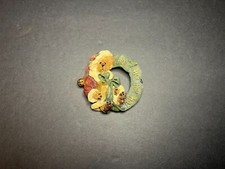 Vintage Boyds Bears  Friends Bearwear Ho Ho Round Banner Wreath Brooch Pin