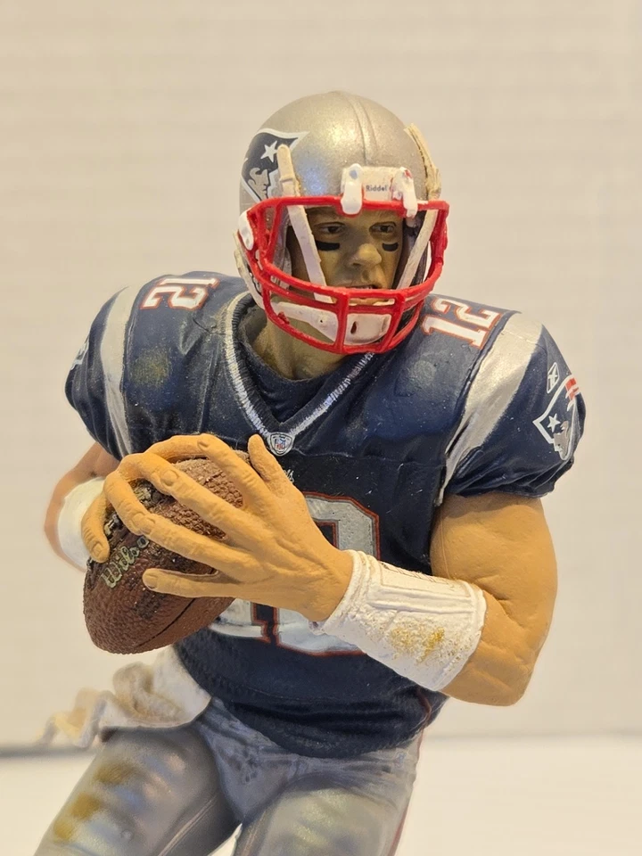 2002 TOM BRADY Chase figure- McFarlane NFL Series 5 - NEW ENGLAND PATRIOTS Blue - Image 4 of 4