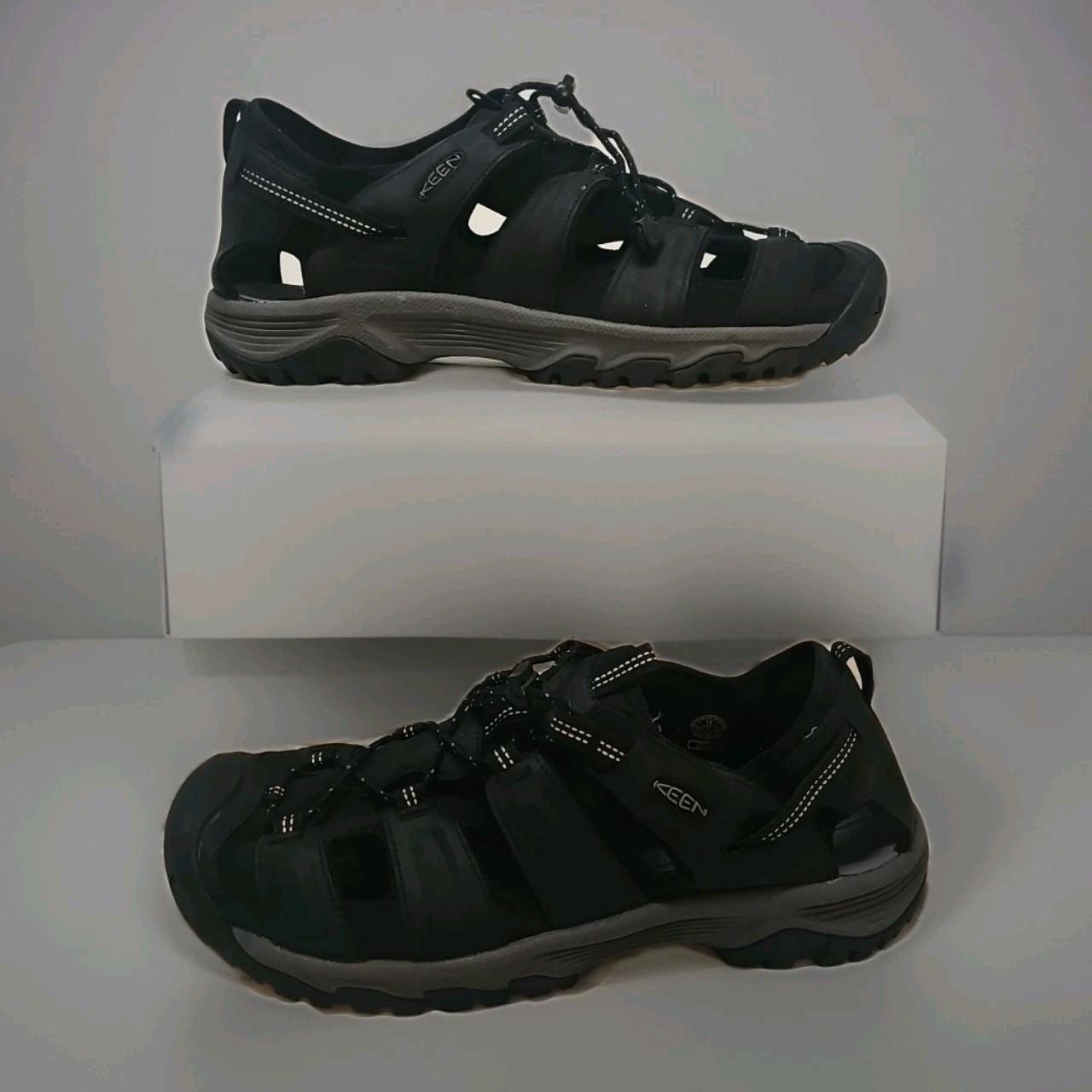 KEEN Targhee III Men's Hiking Sandals in Black Gray Size 14M