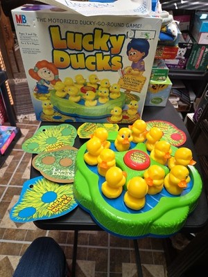 VINTAGE 1994 LUCKY DUCKS DUCKY-GO-ROUND GAME MILTON BRADLEY TESTED COMPLETE