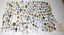 Lot Religious Christian Gold Tone Silver Tone Medals & Cross Crucifix Pendants