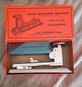 Vintage Pilot Stapling Machine Model No 402 Collectors Condition Box
