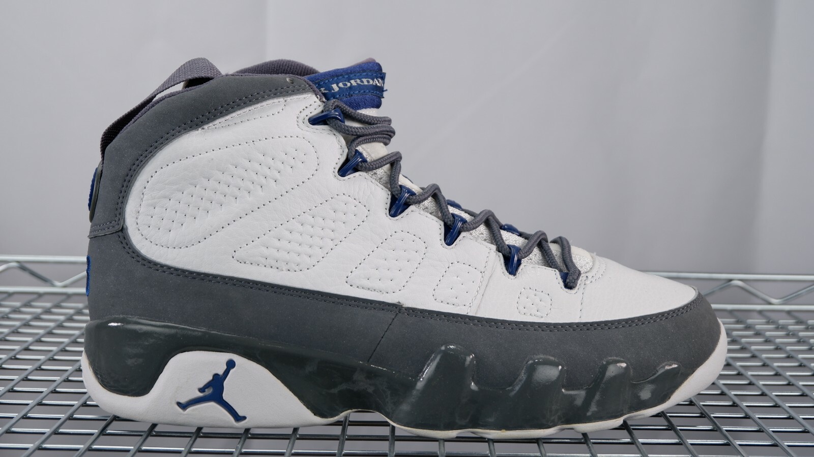 jordan white and blue 9