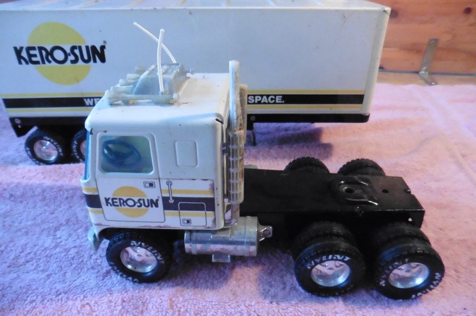 Vintage Diecast Nylint Kero-Sun Inc. Cadet GMC Tractor Trailer Semi 21.5” - Image 3 of 4
