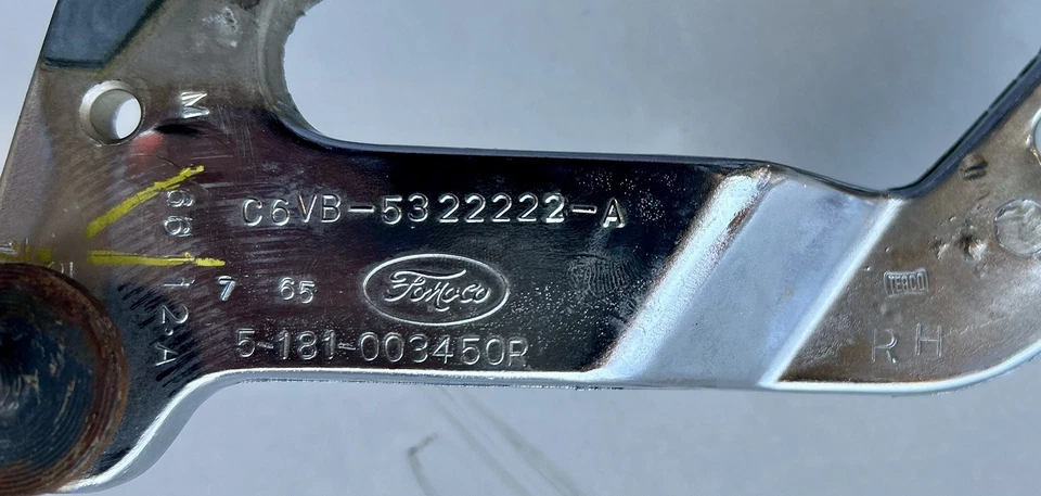 1966-1969 Lincoln Continental Coupe RH Front Power Vent Window Glass Frame - Image 4 of 4