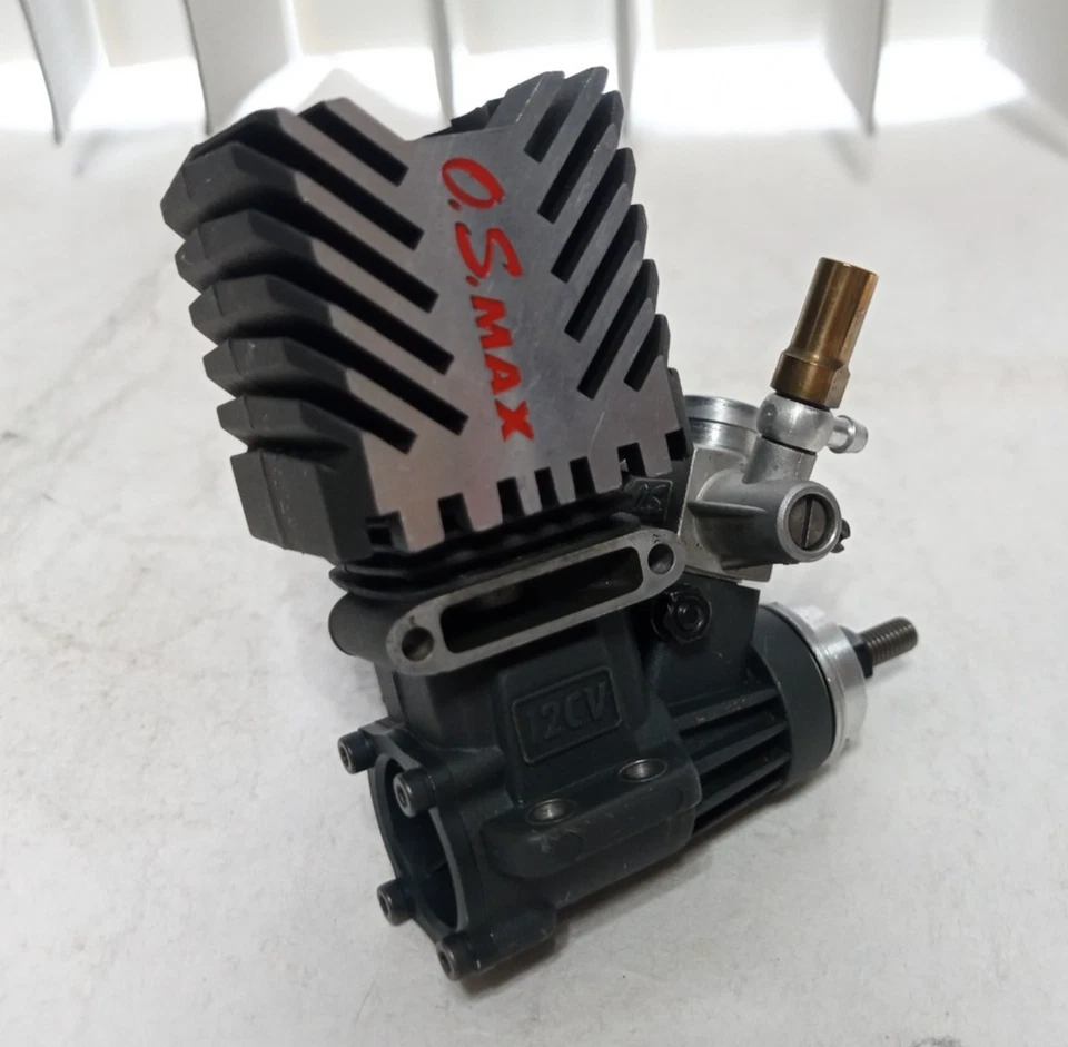 O.S. Radio commande OS moteur MAX 12CV article d'occasion noir - Photo 4/4