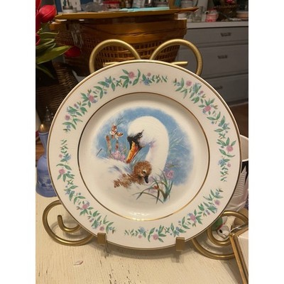 Vintage Avon 1975 Gentle Moments Decorative Plate.  8 3/4'' Diameter