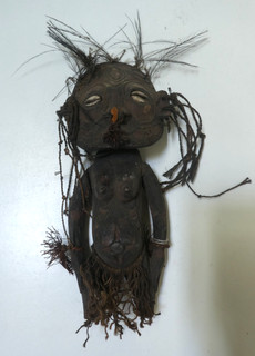 VINTAGE PACIFIC OCEANIC PNG TRIBAL WOOD CARVED SHELL INLAID EYE MAN TOTEM STATUE