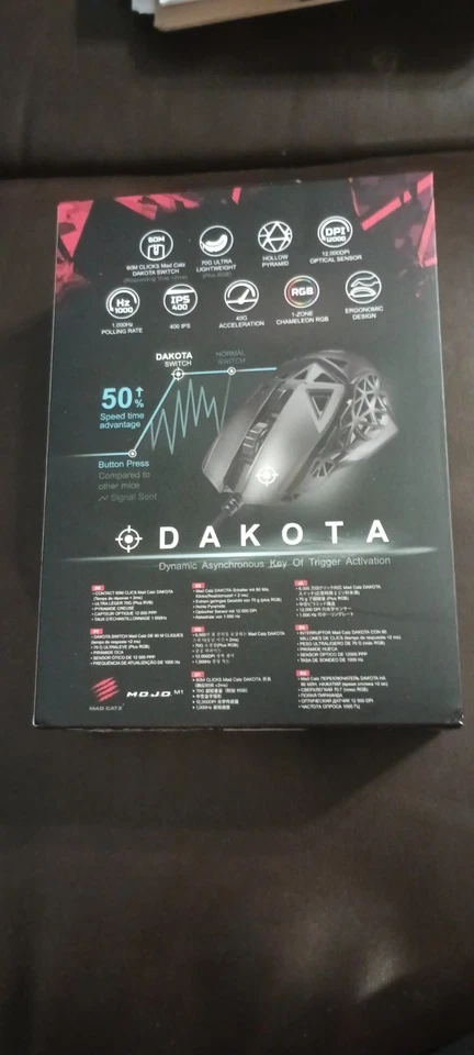 Mad Catz M.O.J.O. M1 Lightweight Optical Gaming Mouse - Image 2 of 4