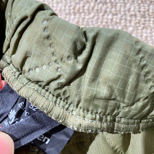 VINTAGE Helly Hansen Trousers Mens 34x31 Green Quilted Rain Sailing Gear - Picture 12 of 14