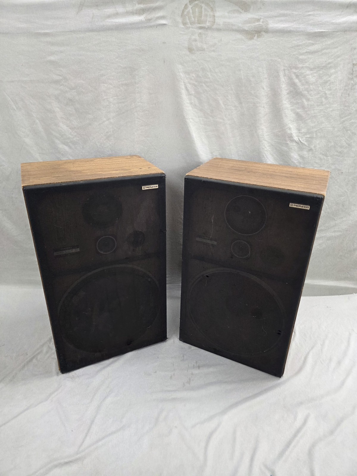 Pair Of Rare Vintage Pioneer CS-G403 . 3 - Way Speaker Syste