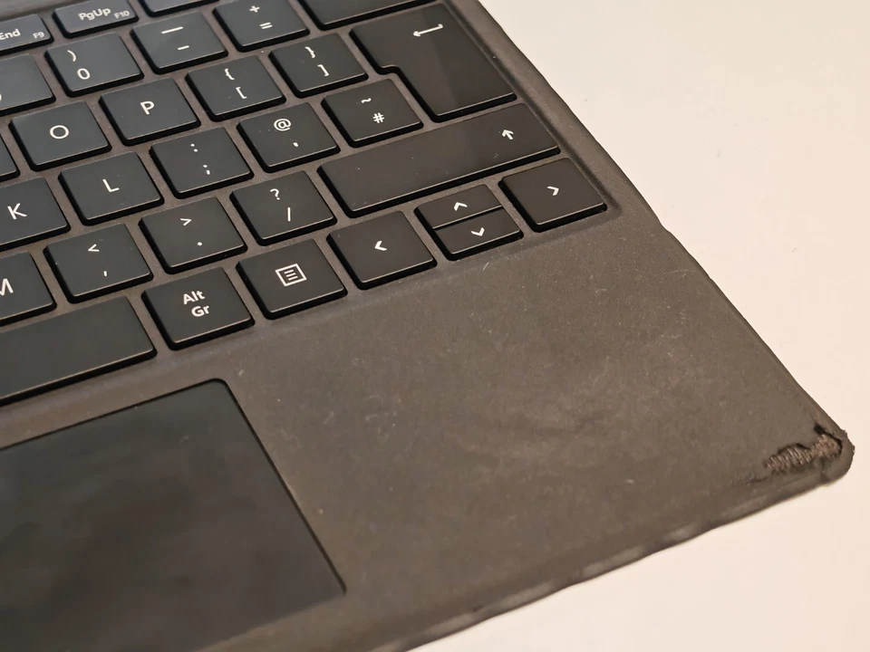 Microsoft Surface Pro 4 – i5/8Gb/256 - Working - Image 3 of 4