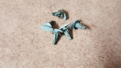 mazda weatherstrip clips fasteners BC1D58762 (qty 5) | eBay