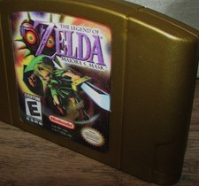 NINTENDO 64 AUTHENTIC LEGEND OF ZELDA MAJORA'S MASK, HOLOGRAPHIC GOLD, USED - VG
