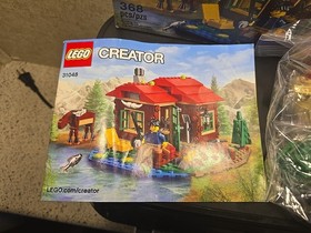 RETIRED LEGO CREATOR Lakeside Lodge 31048- 100% COMPLETE 3-in-1 Manuals, Minifig