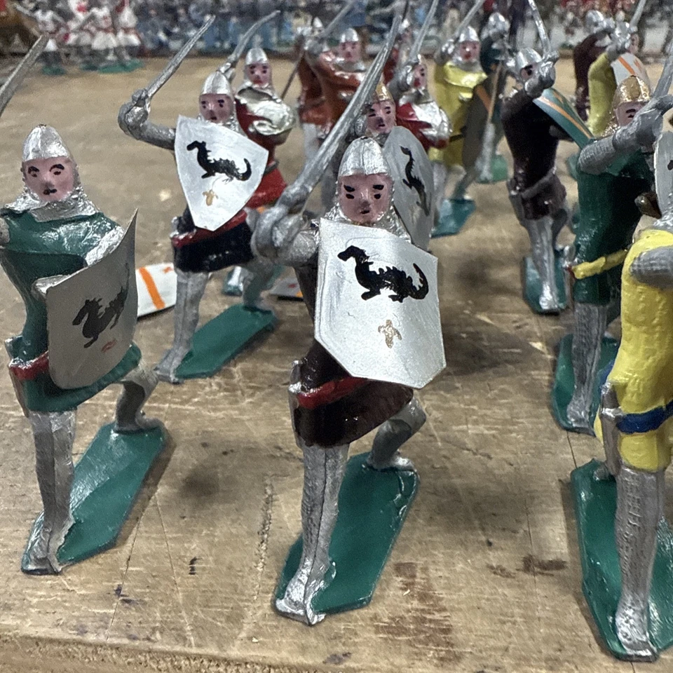 Espadas fundidas huecas caballeros arqueros personalizados de colección Cherilea Inglaterra escudos Foto 3 de 4