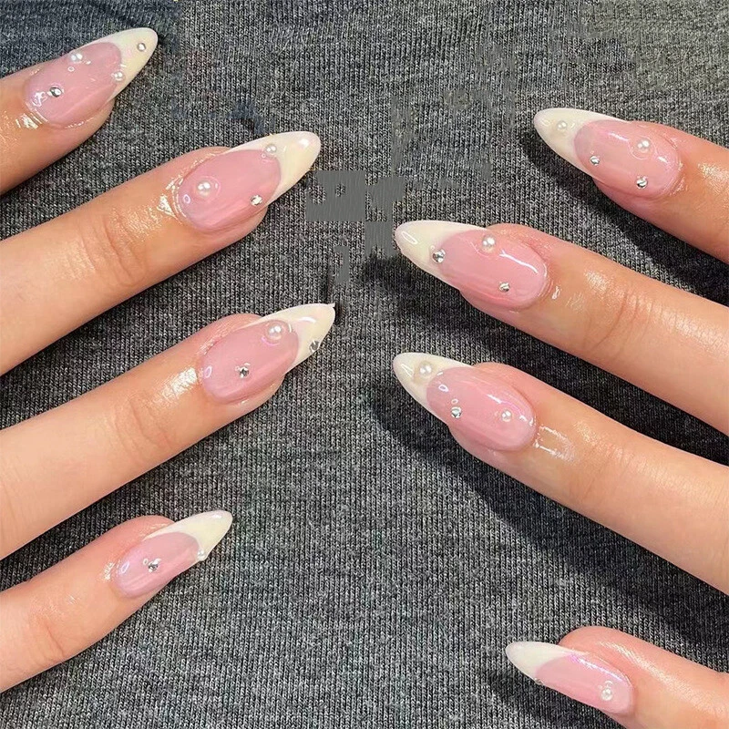 Short oval nails deals