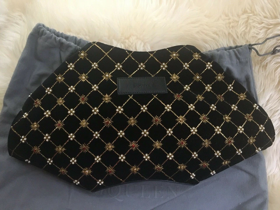 Bolso clutch bordado terciopelo Alexander McQueen De-Manta 100 % auténtico nuevo con etiquetas $1995 Foto 2 de 4