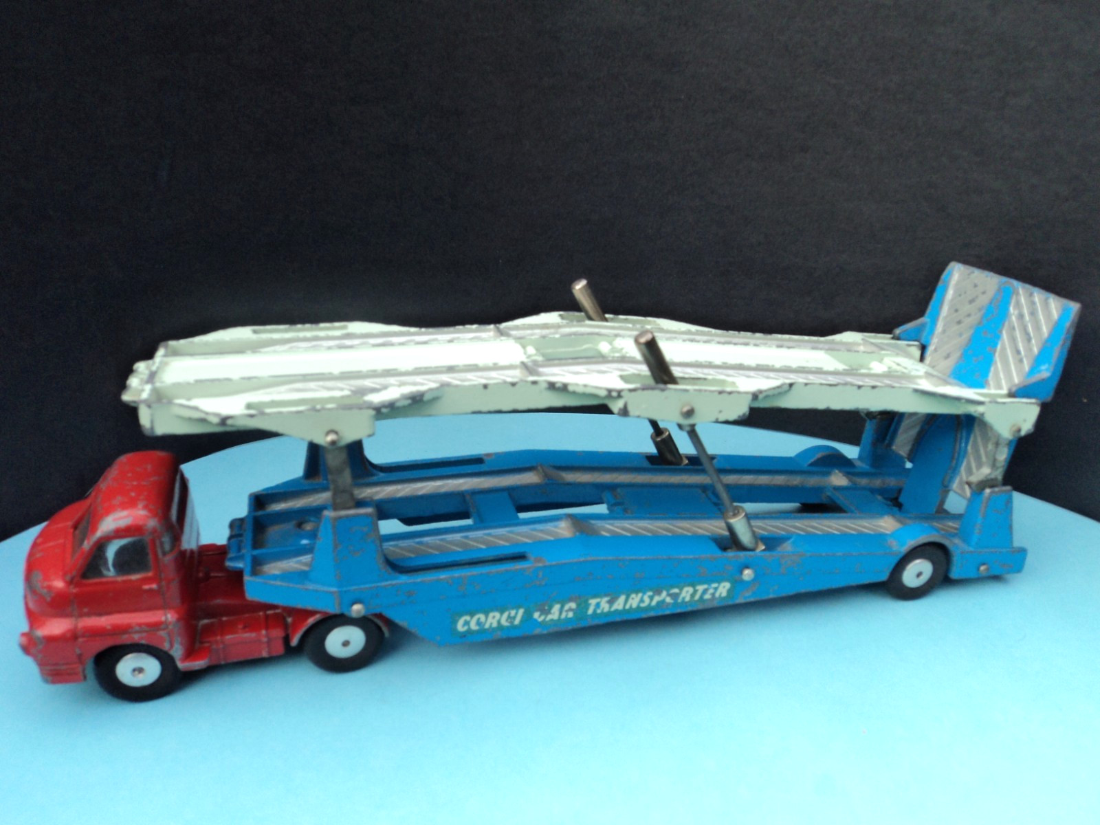 Corgi 1101, Carrimore car Transporter - Free Price Guide & Review