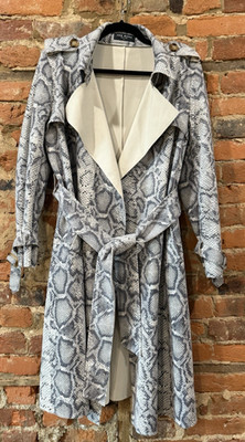 Few Moda New York Trench Coat Womens SMALL Gray Snake Print
