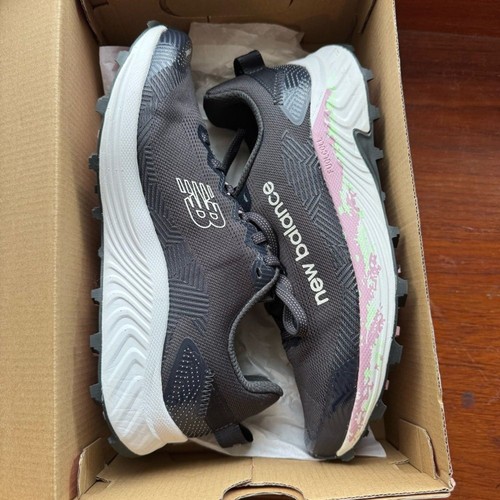 New Balance FuelCell Summit Unknown V4 Trail Running Shoe Grey/Green Aura 8.5 W - Picture 4 of 13
