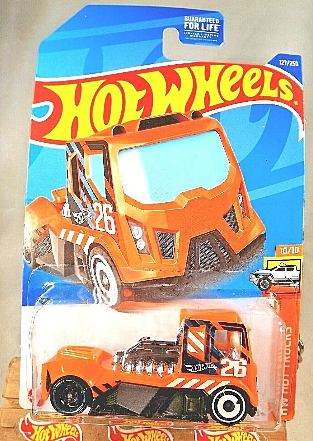 2022 Hot Wheels #127 HW Hot Trucks 10/10 RENNEN RIG Orange w/BlackDD8/White ADsp