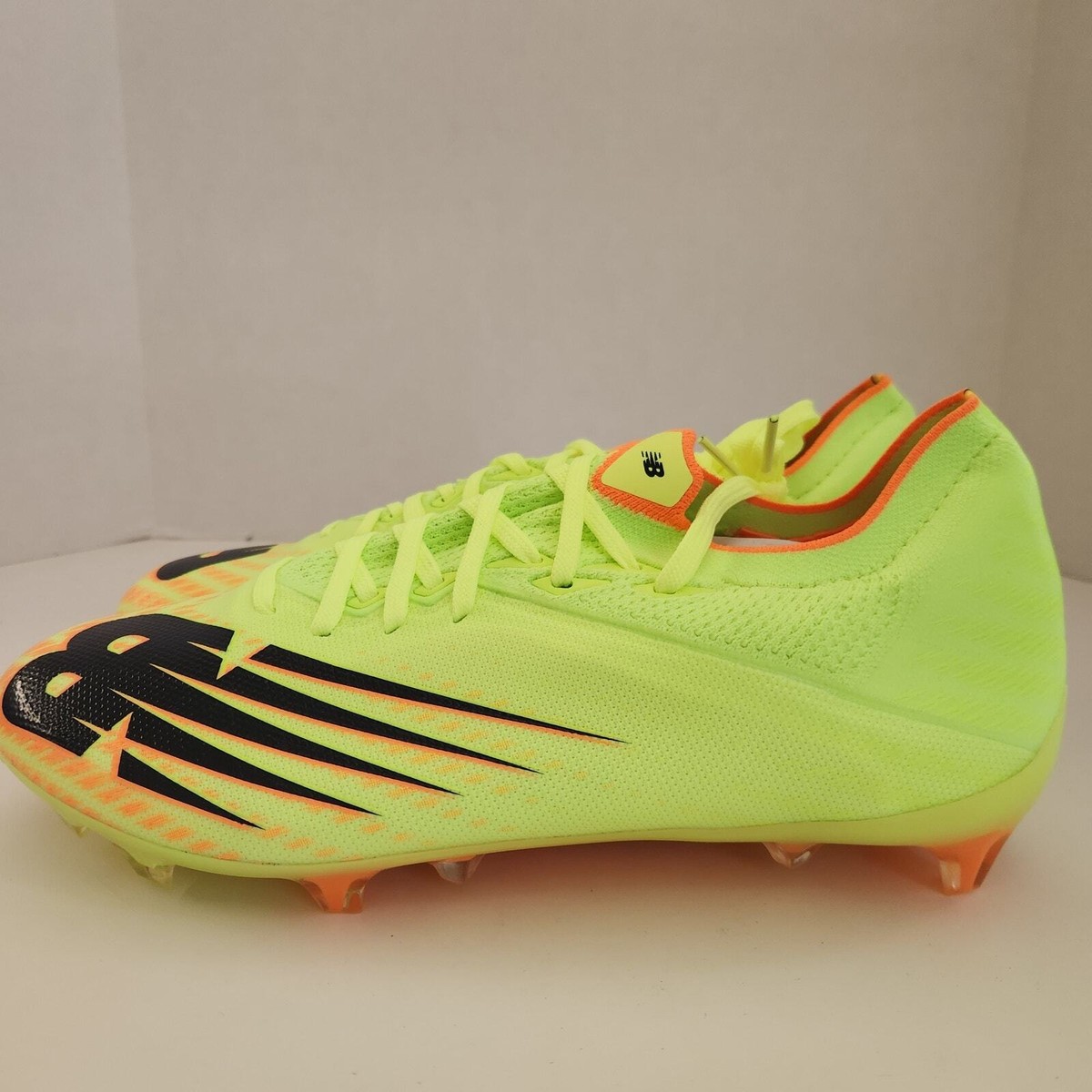 New Balance Men display picture 1