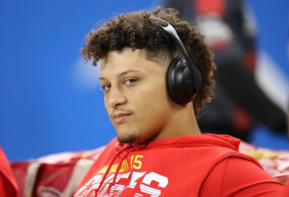 Patrick Mahomes Kansas City Chiefs NFL 13"x19" Poster Super Gloss Print 23F  | eBay