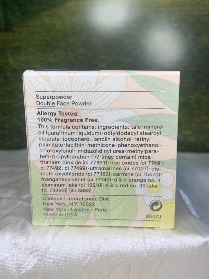 Clinique 9.9g Superpowder Double Face Powder 01 Matte Ivory (new with box) - Image 2 of 4
