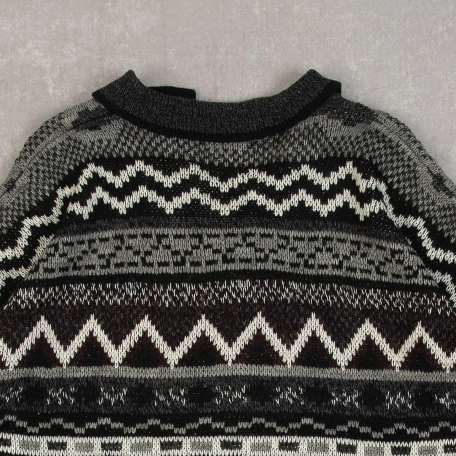 Vintage 90s Quarter Buttoned Patterned Knitted Ju… - image 4