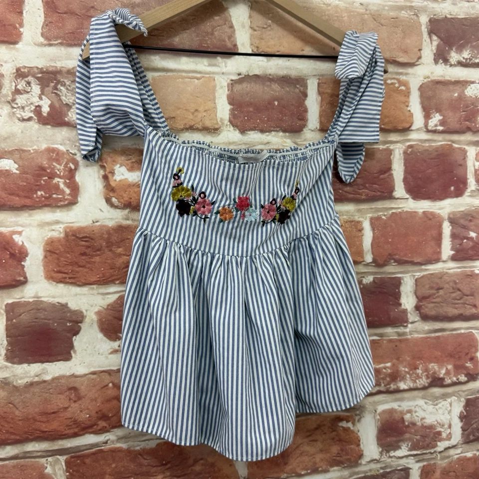 Camisa informal floral a rayas multicolor azul pequeño Zara crop top para mujer Foto 2 de 4