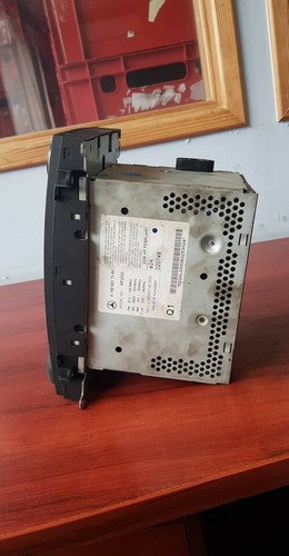 MERCEDES-BENZ A-Klasse Radio CD NAVI Einheit Modul A1698207589