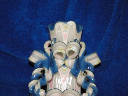 "Nueva vela de cinta tallada Waxworks, azul con rosa, blanco y gris, 10"" x 3,5" - Imagen 4 de 5